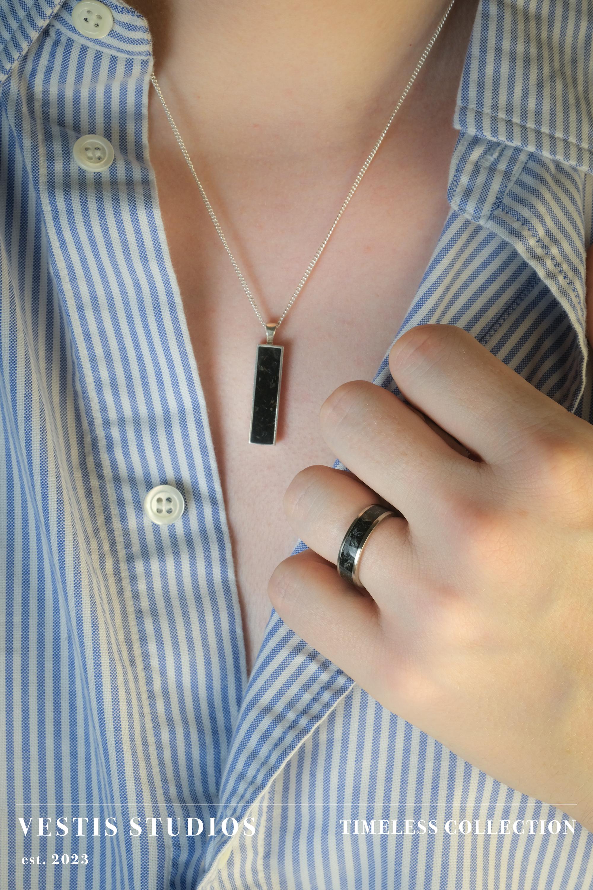 Diplodocus Fossil Jewellery Set – Titanium Ring & Silver Necklace Gift Bundle