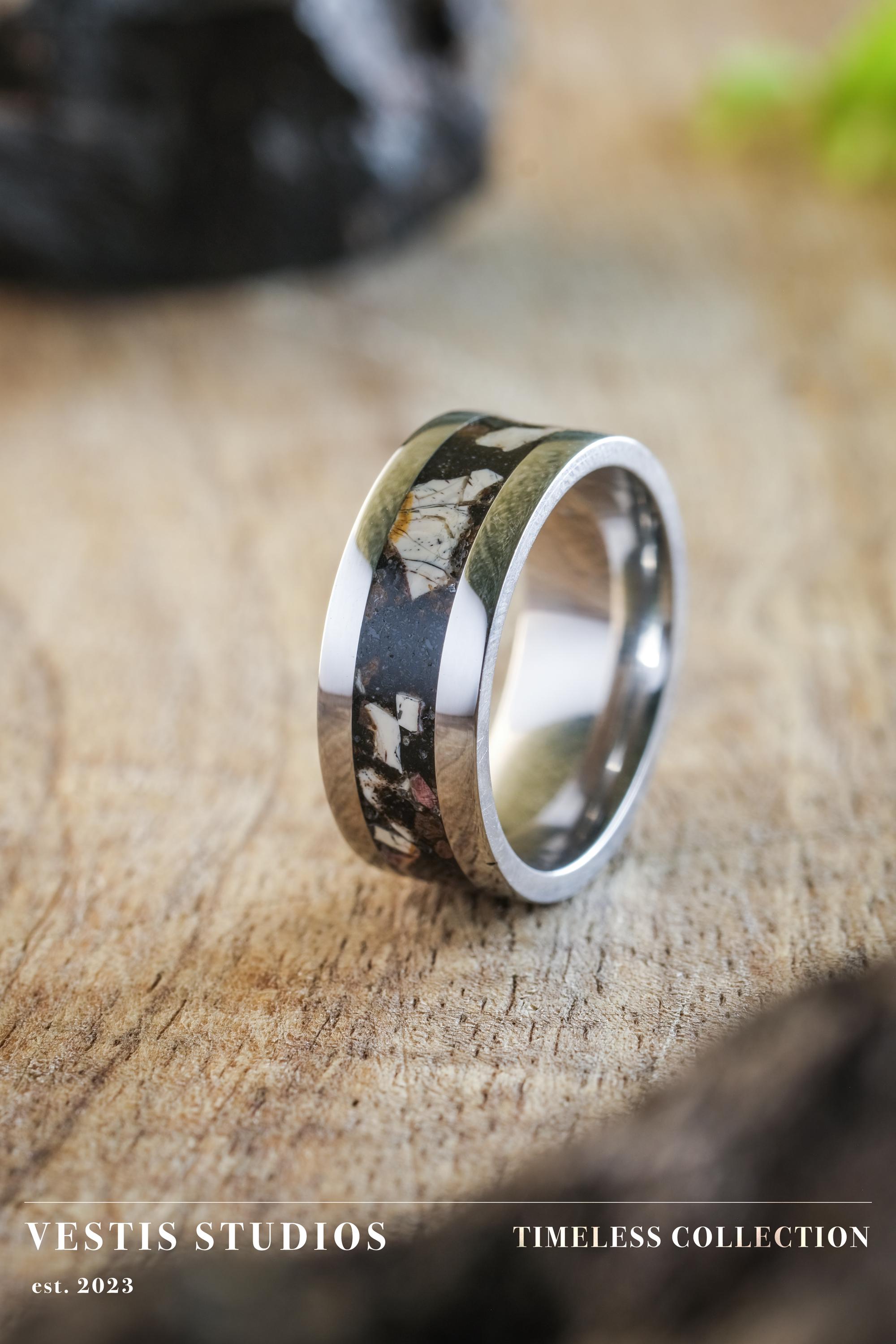 Spinosaurus, Raptor & Diplodocus Fossil Ring – Steel